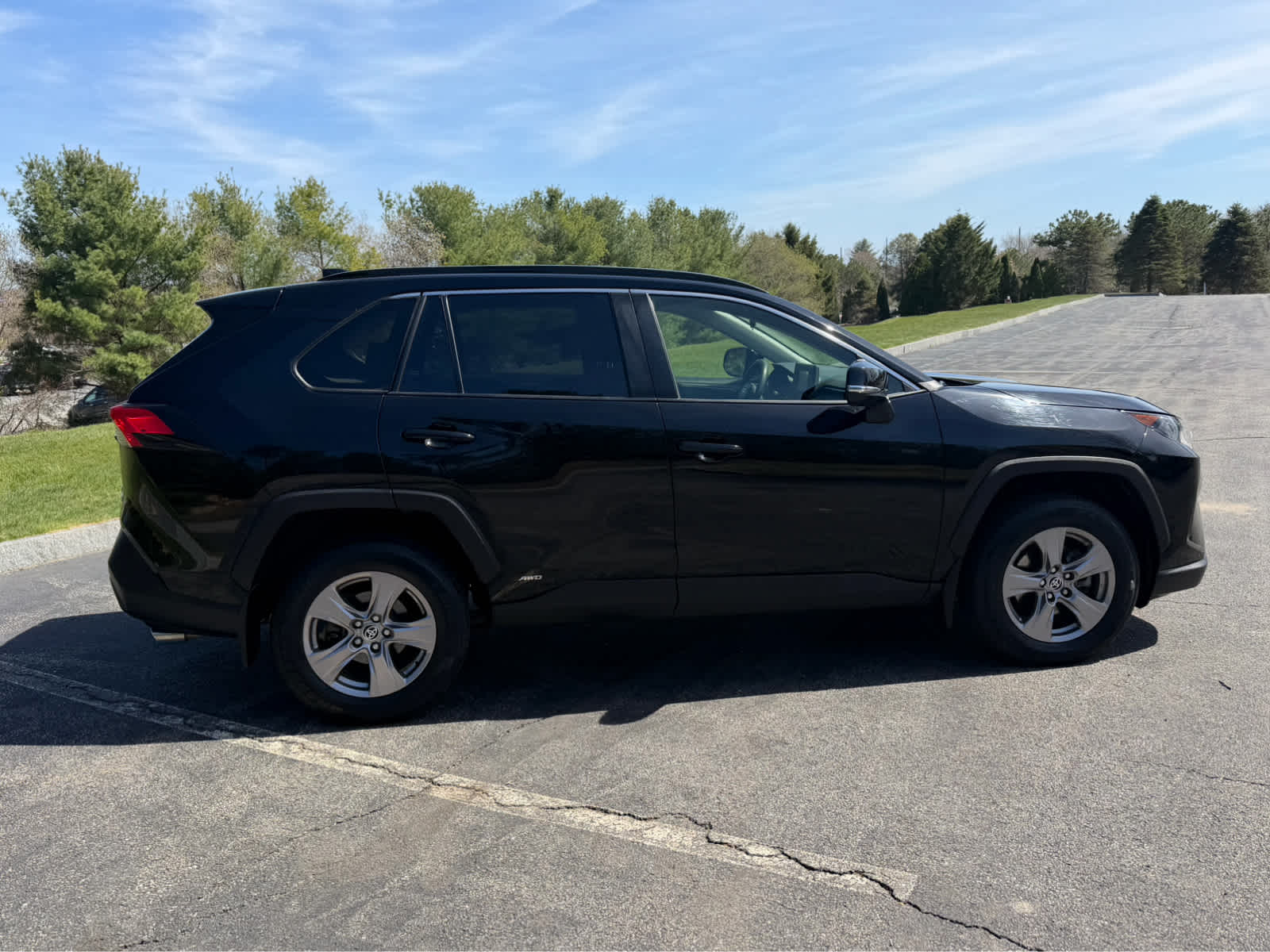 2022 Toyota RAV4 Hybrid LE