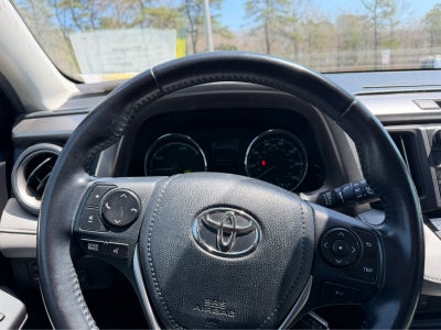 2017 Toyota RAV4 Hybrid XLE