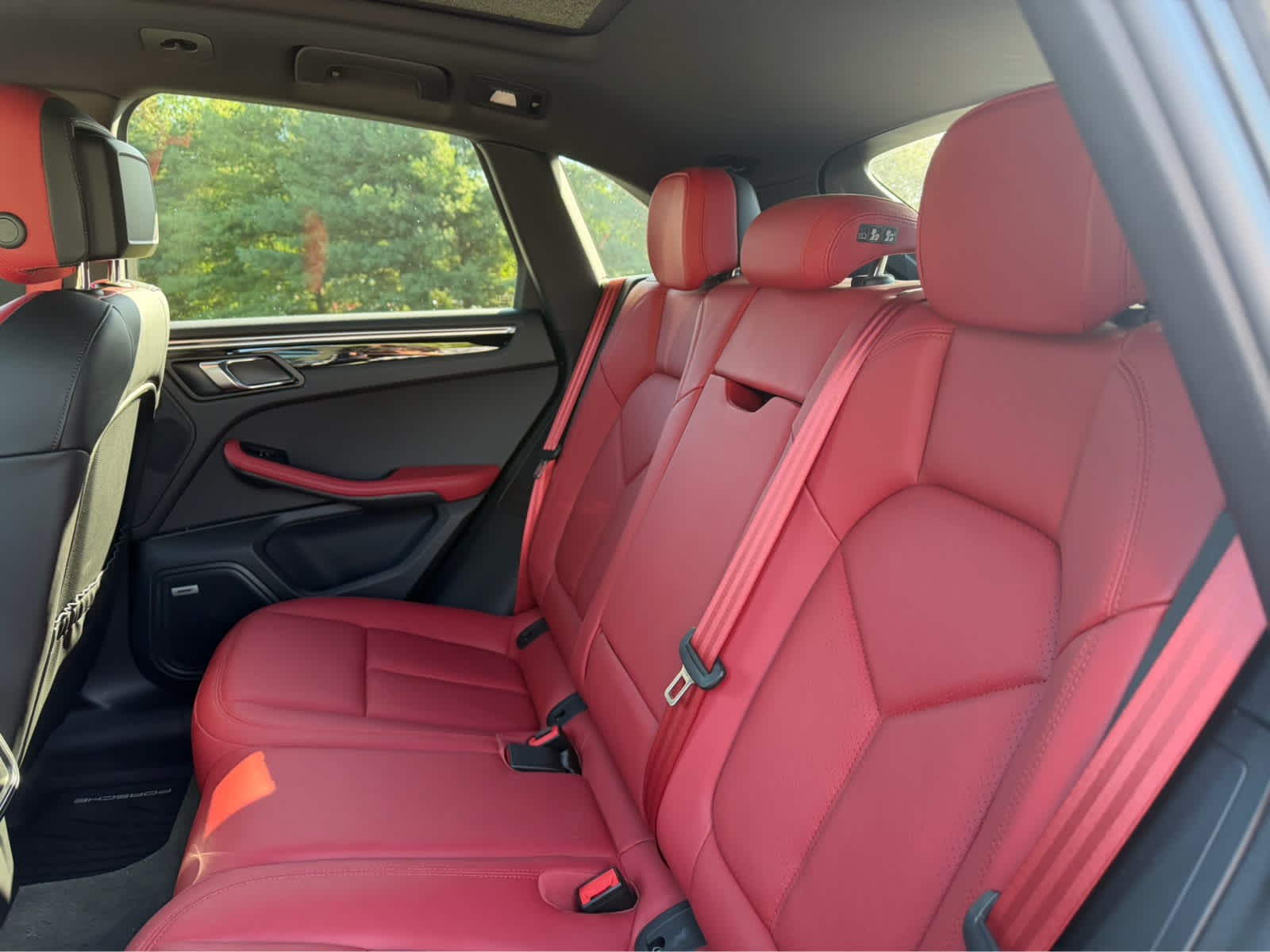 2020 Porsche Macan S