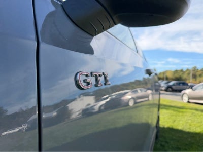2025 Volkswagen Golf GTI SE